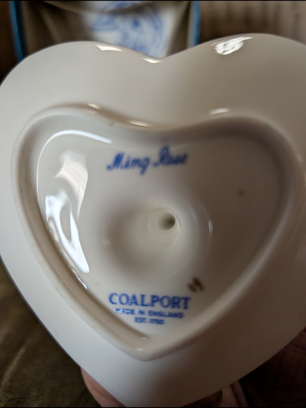 Coalport White and Gold Heart Ring Holder with Floral Accents - Picture 2 of 3